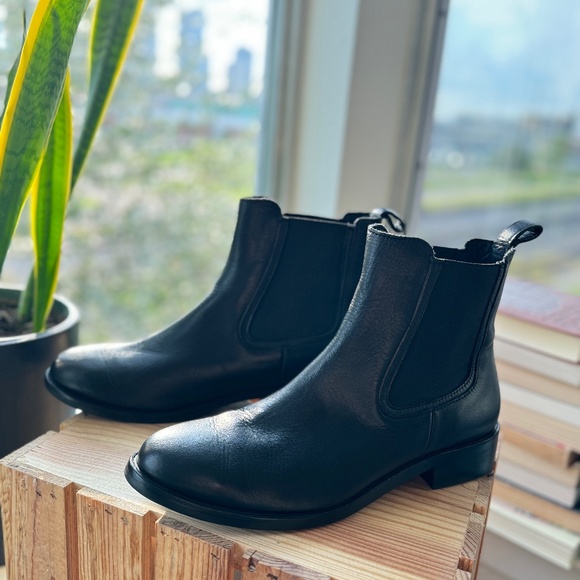 Thursday Boot Company 'Duchess' black leather bootie, Women's size 9 - Picture 1 of 7